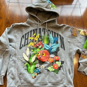 Men’s Chinatown Market Hoodie L with front and back graphics